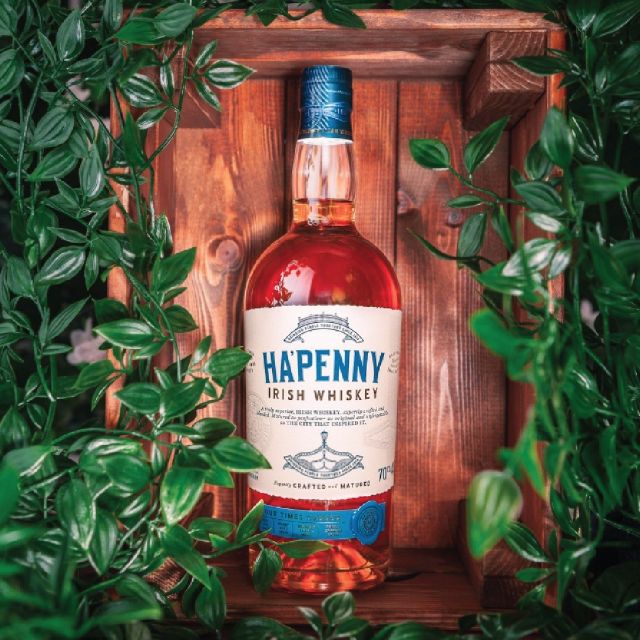 ☘️ Have a taste of Dublin with @hapennyspirits Whiskey, a perfect winter warmer with a smooth delicate balance of vanilla, creme caramel and dark fruits with a lingering oak spice finish.