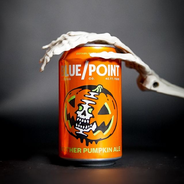 It's that time of year again. All things Pumpkin and we think pumpkin beer is one of the yummiest. Don't forget to add a sugar and cinnamon rim! Swipe for the goodies. 

@bluepointbrewing MOTHER PUMPKIN ALE: Their golden Pumpkin Ale features all the flavors of fall: cinnamon, nutmeg, ginger, and allspice. 5.5% ABV 

@smuttynosebeer SMUTTYNOSE PUMPKIN ALE: Brewed with real pumpkin and traditional spices – think cinnamon, nutmeg and clove – it’s a hearty, deeply balanced ale with a cornucopia of fall aromas to match a flavor profile that’s robust and complex without being overwhelming. 5.9% ABV